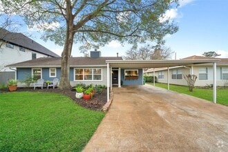 Building Photo - 1309 Martin St
