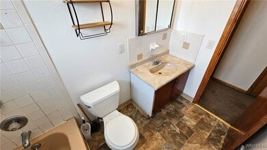 Building Photo - 26 Wells Ave