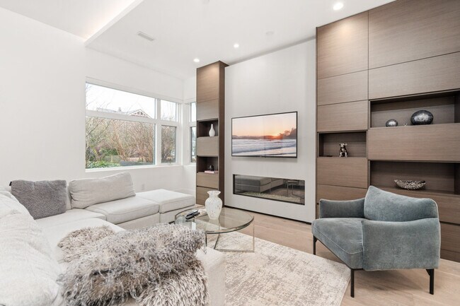 Photo du bâtiment - 641 W 21st Ave
