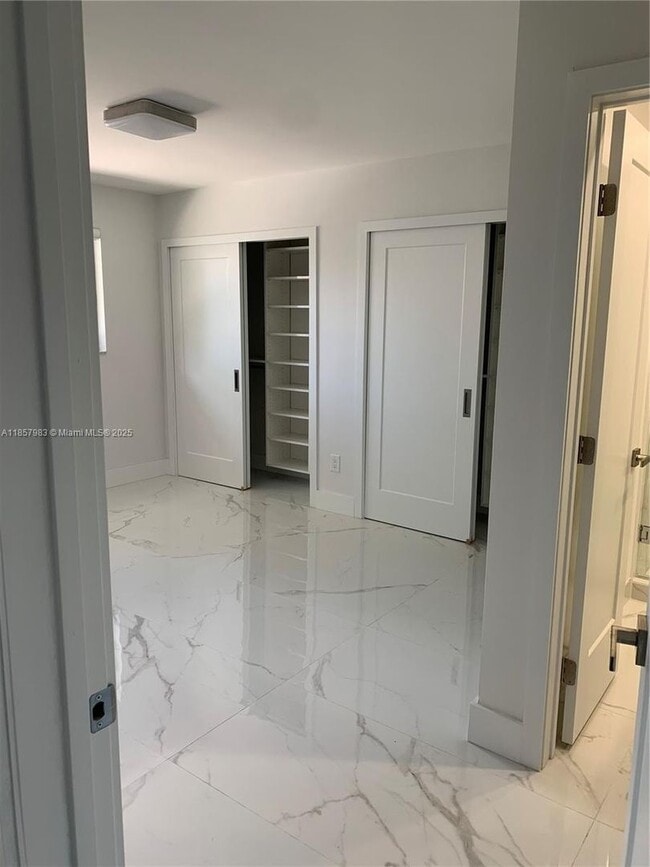 Foto del edificio - 3260 SW 23rd Terrace