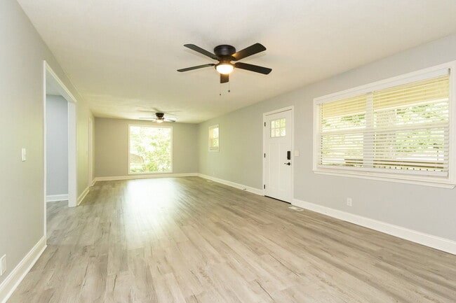Building Photo - 405 Dempsey Ln