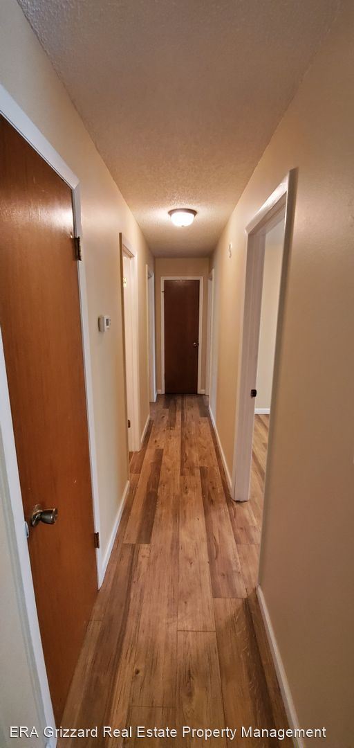 Building Photo - 3 br, 1.5 bath House - 1175 Elm Ct.