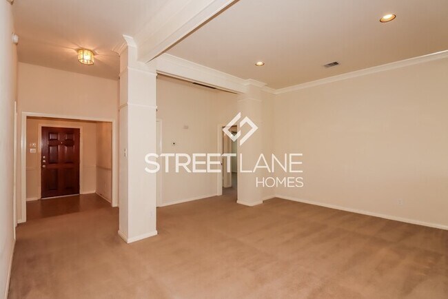 Foto del edificio - REDUCED! - Now offering $1,500 off first f...