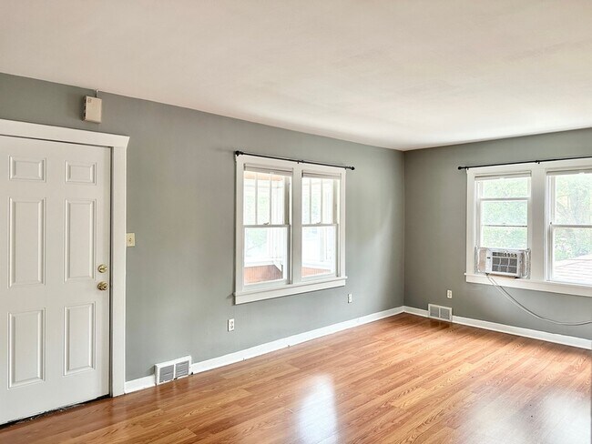 Foto del edificio - 718 Parkway Ave