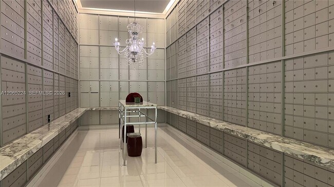 Building Photo - 495 Brickell Ave