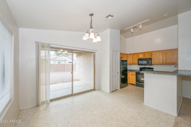 Building Photo - 12417 W Yuma St