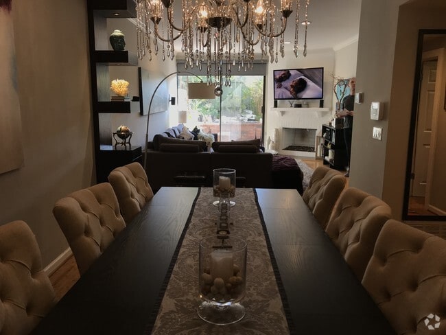 Living room/ dining room - 2663 S Centinela Ave