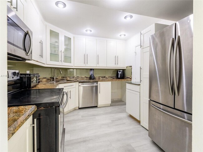 Building Photo - 6300 S Falls Cir Dr