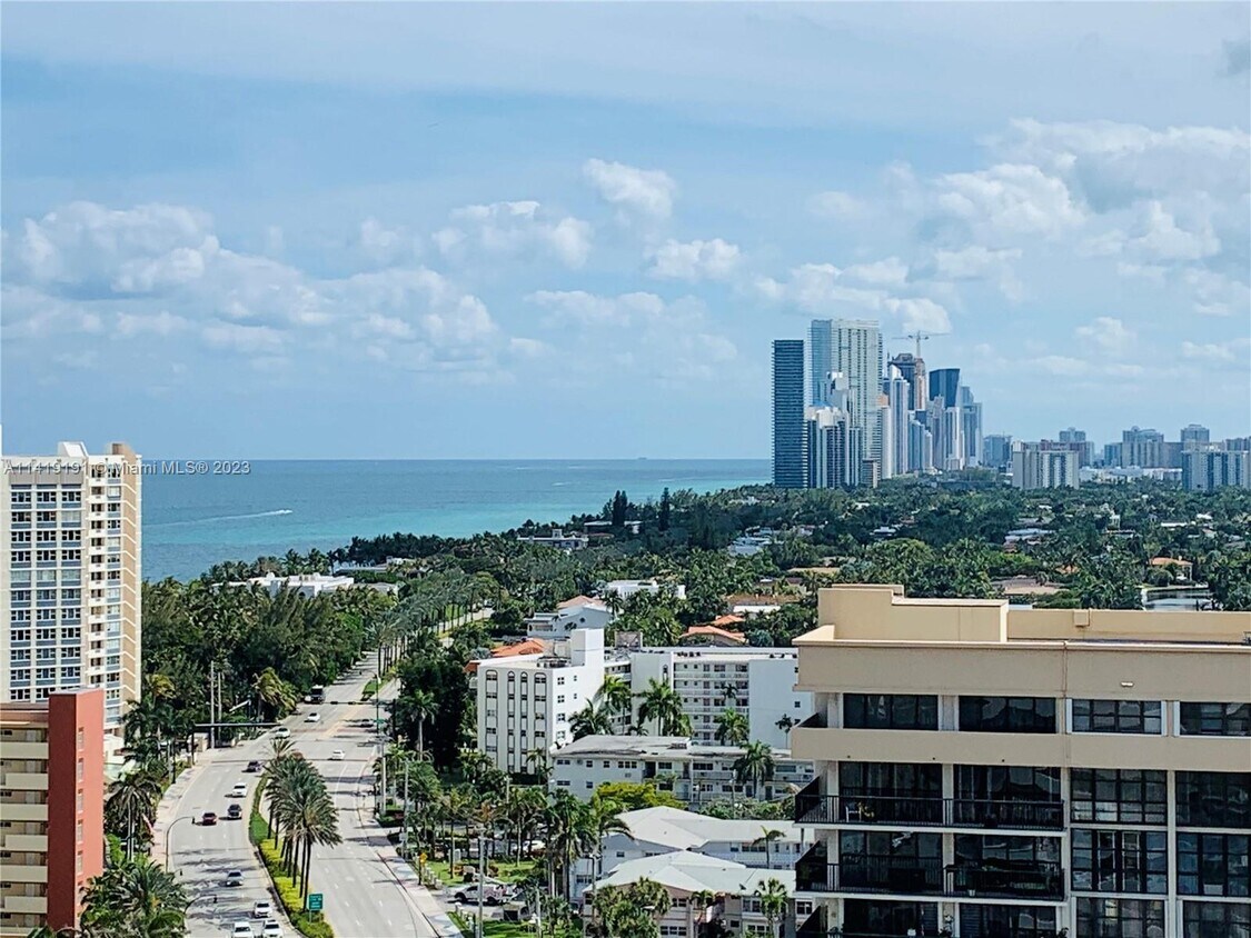 Foto principal - 1985 S Ocean Dr