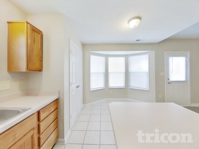 Building Photo - 477 Yorktown Ln