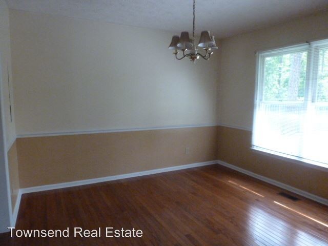 Building Photo - 2054 Loganberry Dr