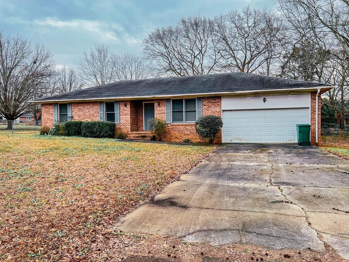 4640 Dawn Cir, Dalzell, SC 29040 House Rental in Dalzell, SC