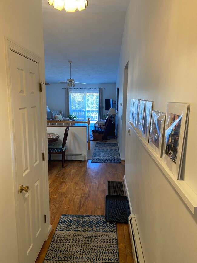 Building Photo - 30 Acorn Ct