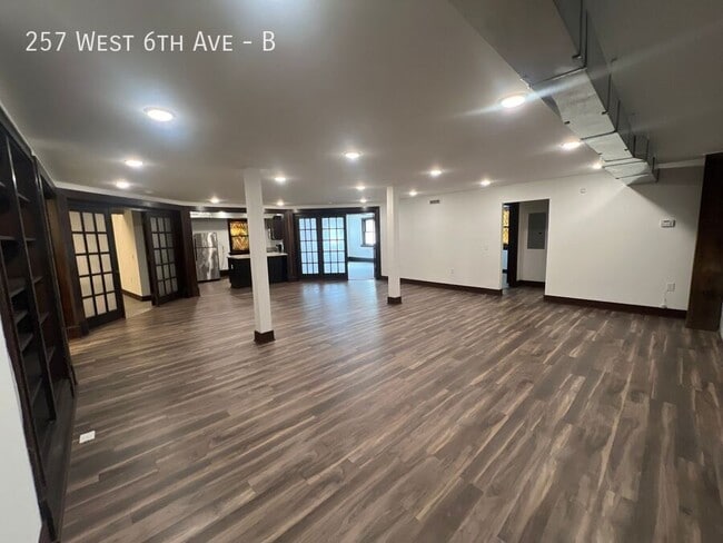 Building Photo - 257 W 6th Ave