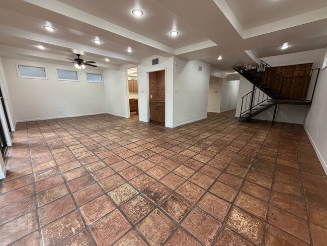 Building Photo - 802 Leonard St
