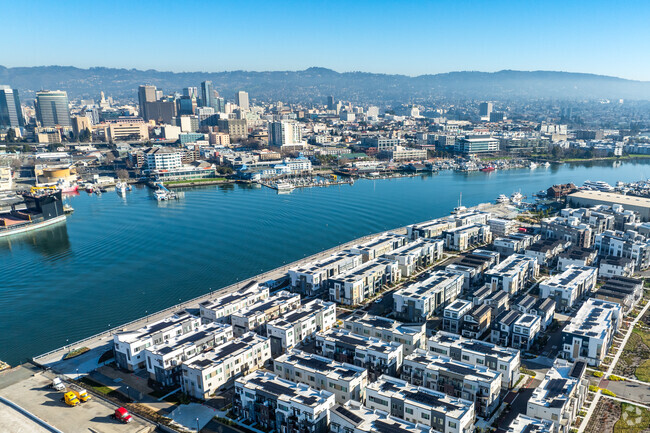 Aerial Photo - Compass at Bay 37