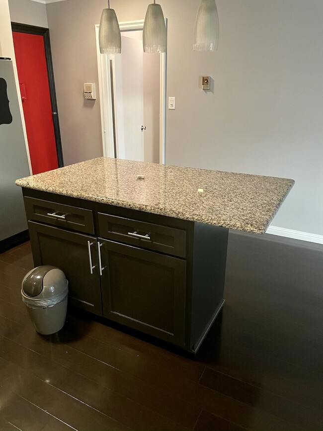 plenty of storage - 320 S Gramercy Pl