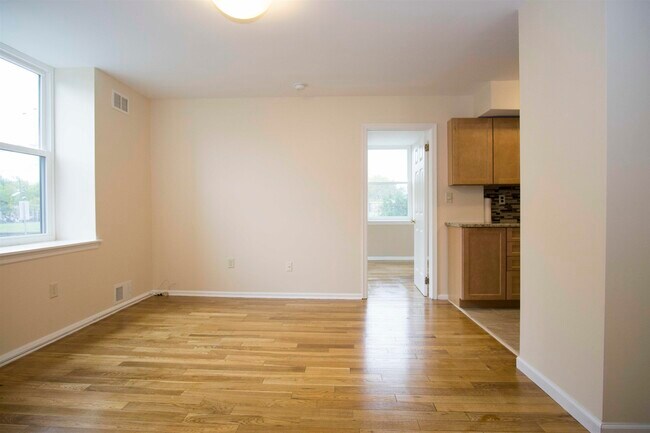 Foto del edificio - 200 Central Ave