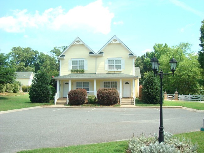 Foto del edificio - Cloverdale Village - SFR's