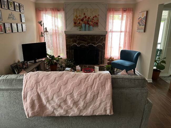 Foto del edificio - 4324 Idlewood Ln