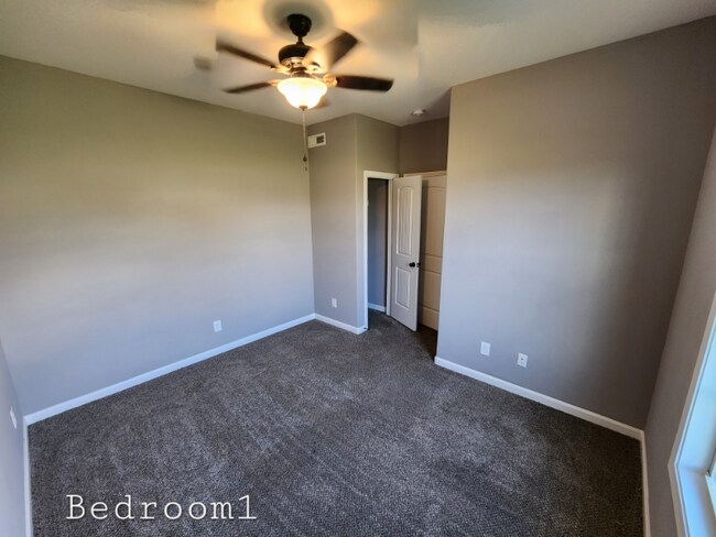 Building Photo - 1305 Millet Dr