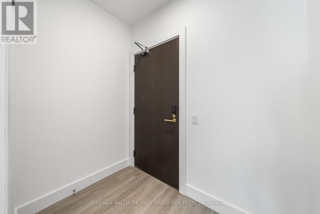 Photo du bâtiment - 6-626 Greenbriar Rd
