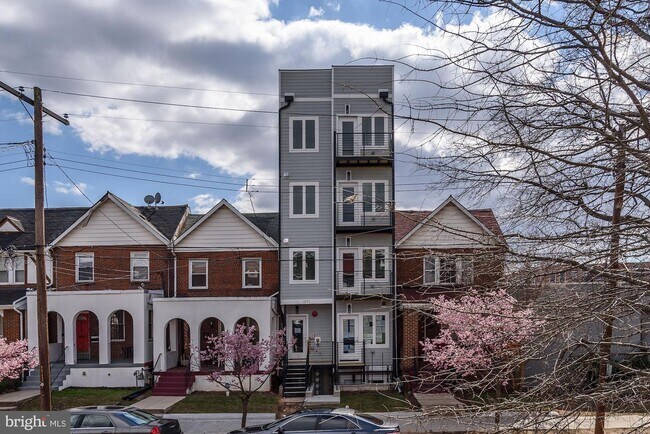 Foto del edificio - 911 Evarts St NE