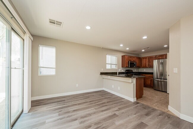 Building Photo - 6711 Scarlet Star Ave
