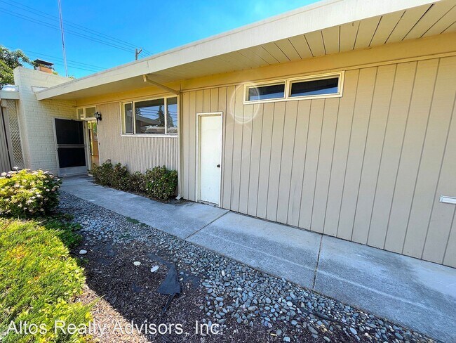 Building Photo - 4 br, 2 bath House - 3609 South Court
