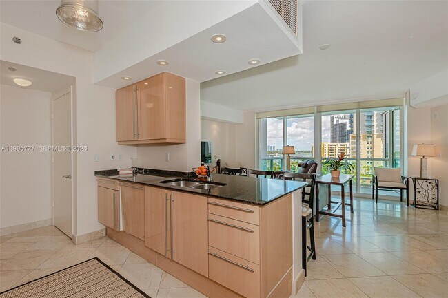 Foto del edificio - 1000 South Pointe Dr