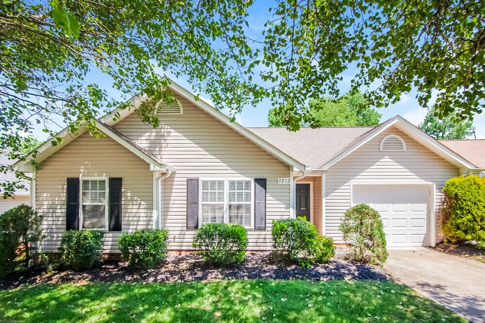 Foto principal - 7212 Kavan Hunter Dr