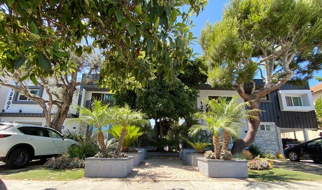 Foto del edificio - 12301-12307 Pacific Ave