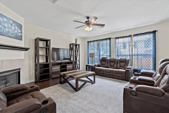 Foto del edificio - 2302 Wheaton Trail