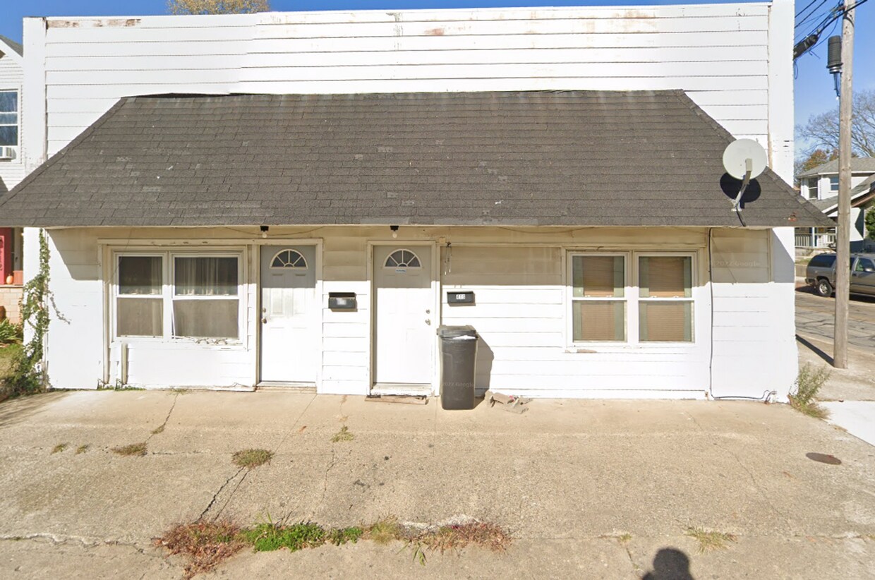 Primary Photo - 414-416 E College Street