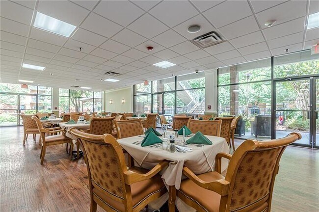 Foto del edificio - 3000 Johnson Ferry Rd NE