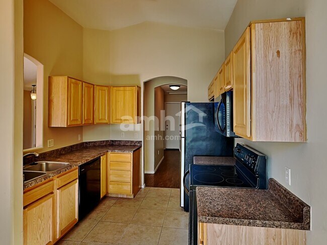 Foto del edificio - 8347 S Otis Dr