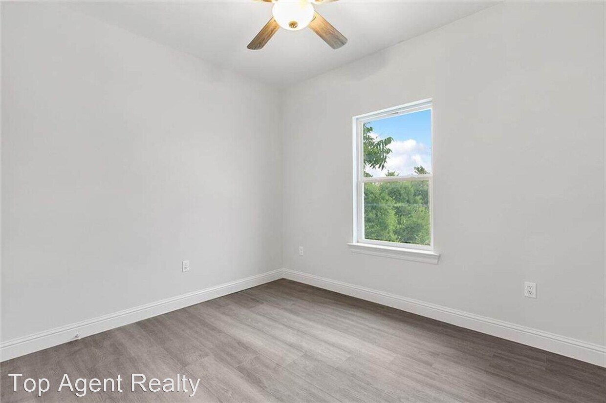 Building Photo - 3 br, 2 bath House - 34 Ashton Cox Dr