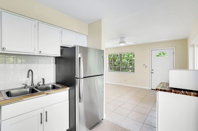 Building Photo - Goodland