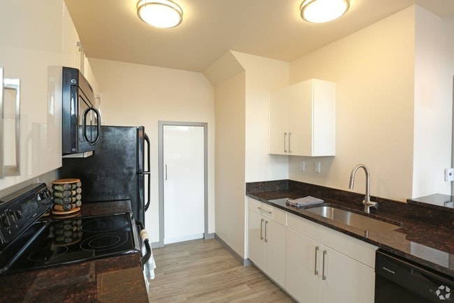 Building Photo - 3701 Paseo del Prado