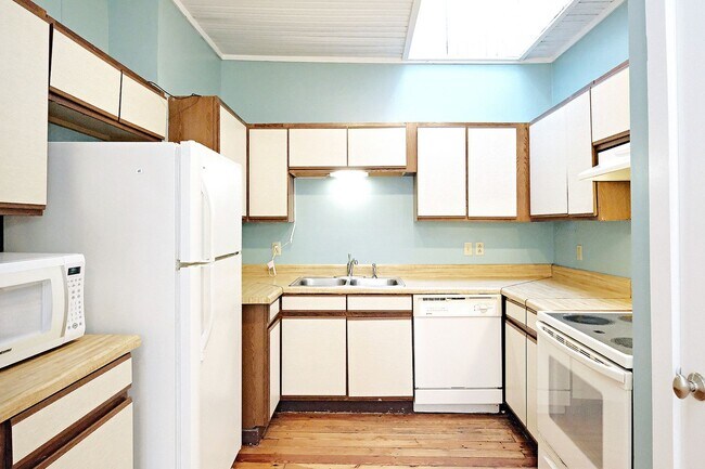 Foto del edificio - Charming Downtown Charlottesville Apartmen...