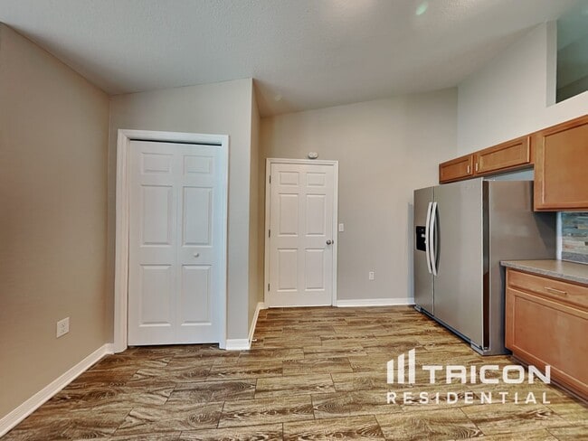 Building Photo - 2080 Chickadee St