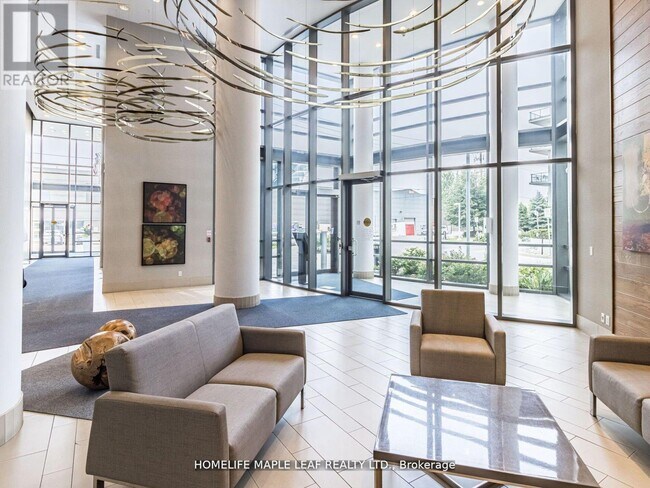Photo du bâtiment - 2240-L2240 Lake Shore Blvd W