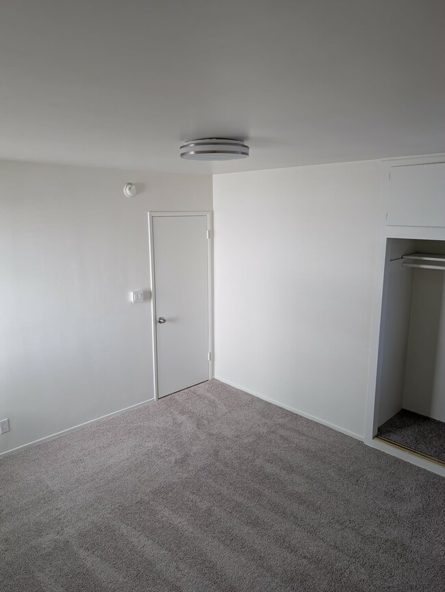 Primer dormitorio - 4427 Cartwright Ave