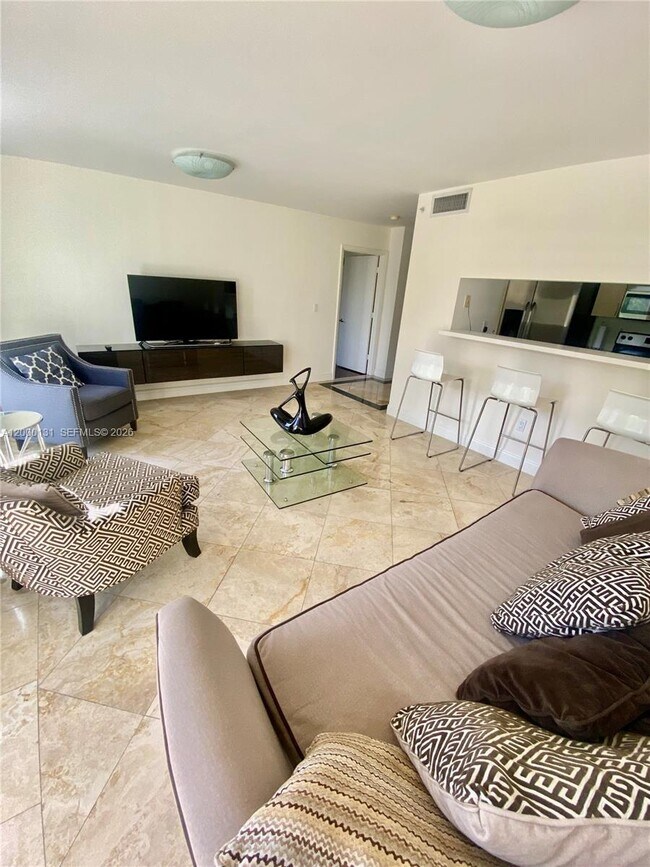 Foto del edificio - 16590 NE 26th Ave