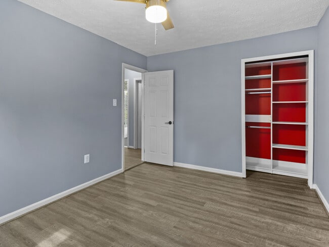 Foto del edificio - 2007 Robert Bowie Dr