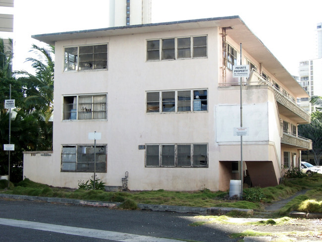 Building Photo - 1615 Ala Wai Blvd