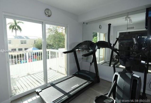 Foto del edificio - 2740 SW 28th Terrace