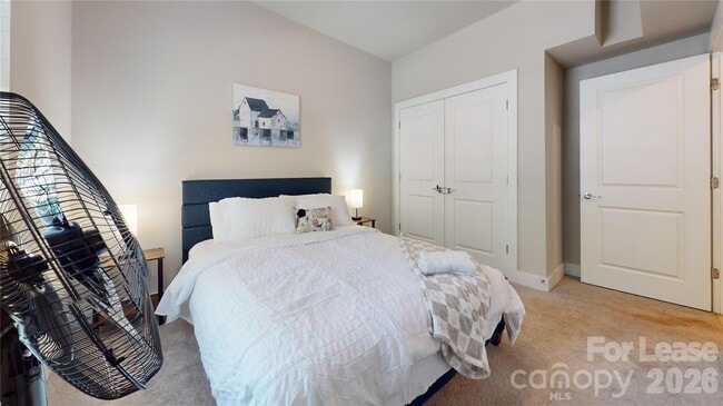 Foto del edificio - 5016 Central Ave