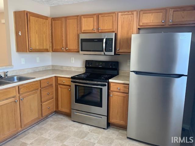Foto del edificio - 3533 Pigeonbrooke Ct