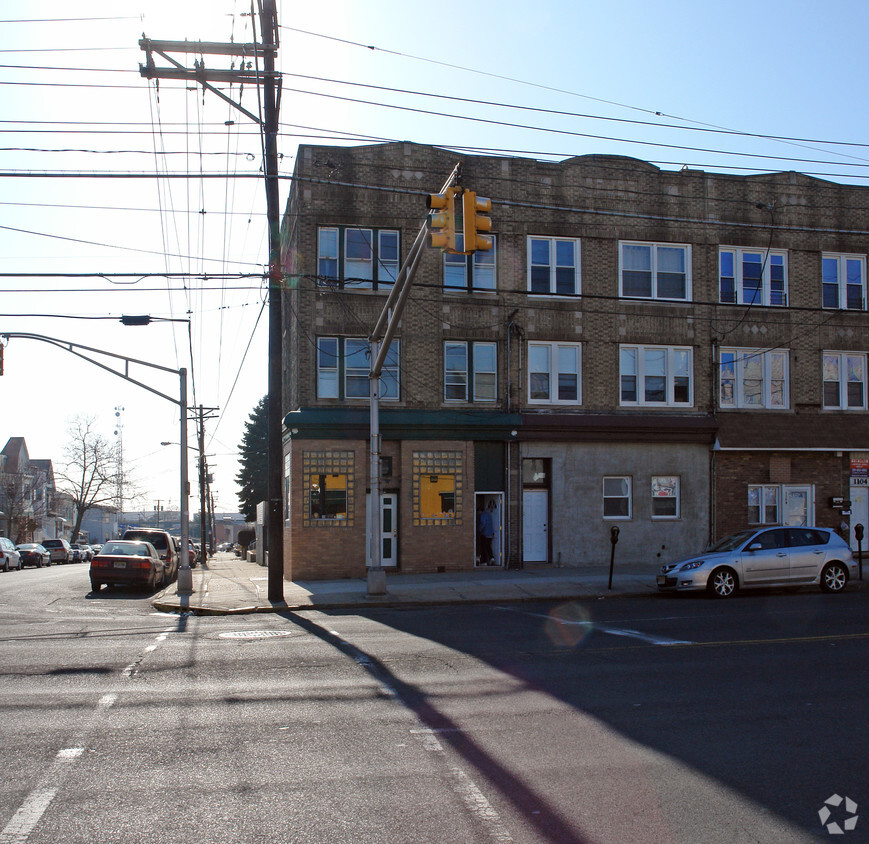 Primary Photo - 1106 Avenue C